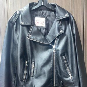 Women XL Levi Leather jacket